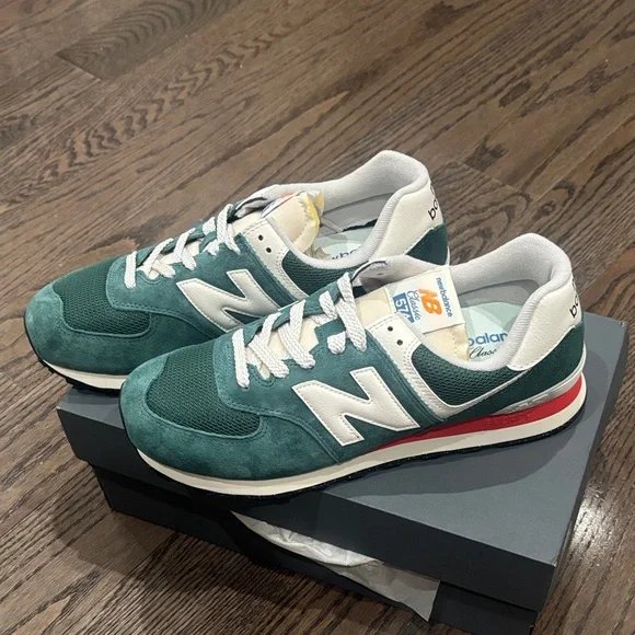 New Balance 574 Green and White Sneakers - Picture 2 of 2